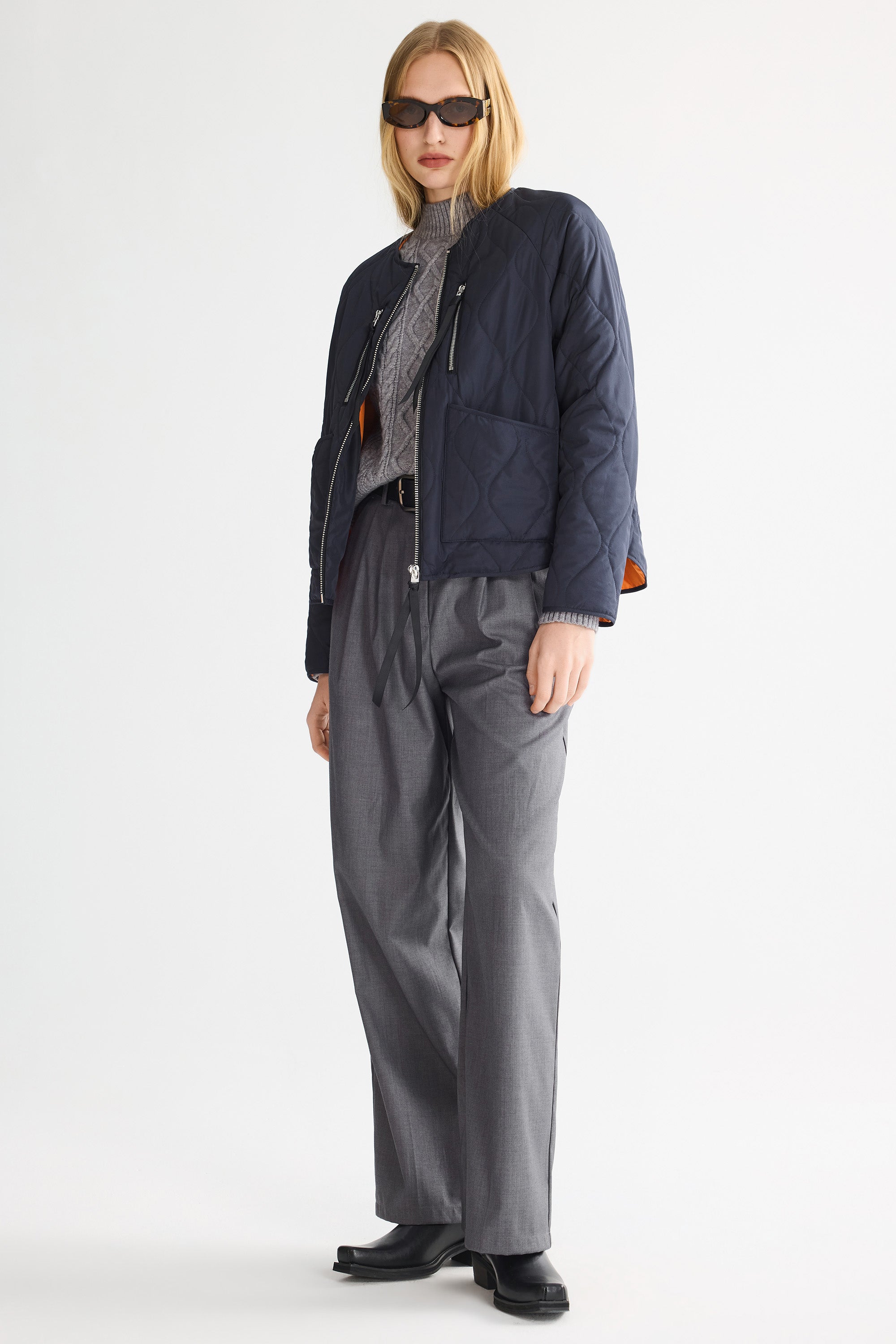 OROLAY 092 Universe® Lightweight Quilted Jacket #color_navy