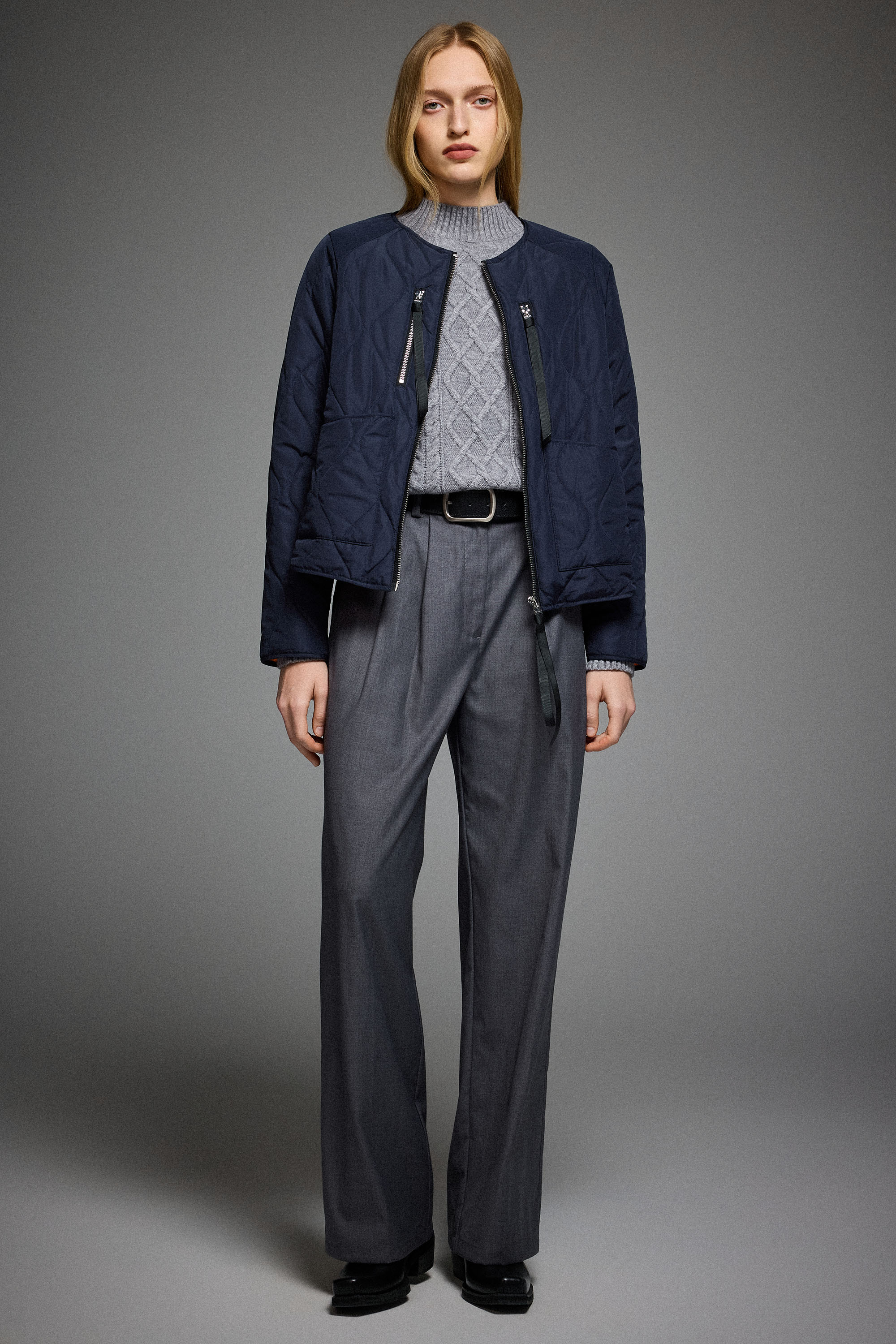 OROLAY 092 Universe® Lightweight Quilted Jacket #color_navy