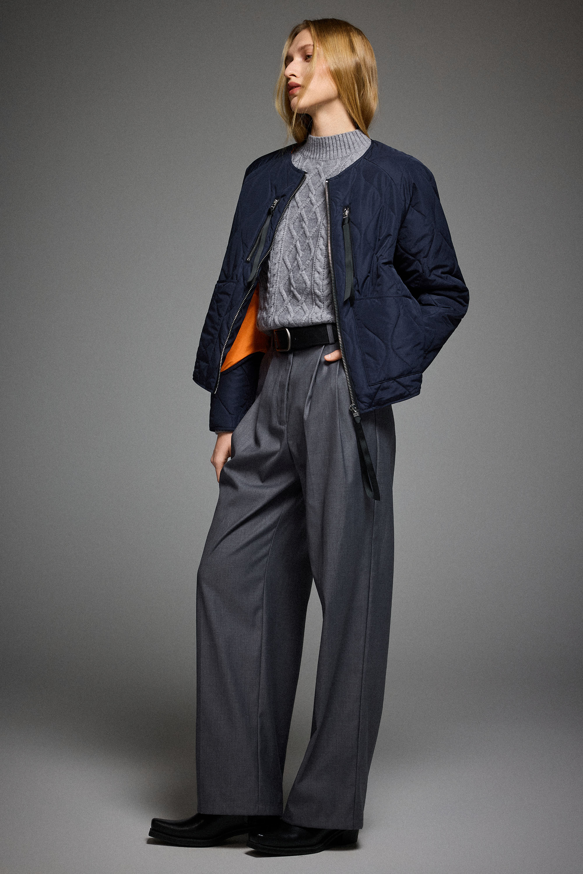 OROLAY 092 Universe® Lightweight Quilted Jacket #color_navy