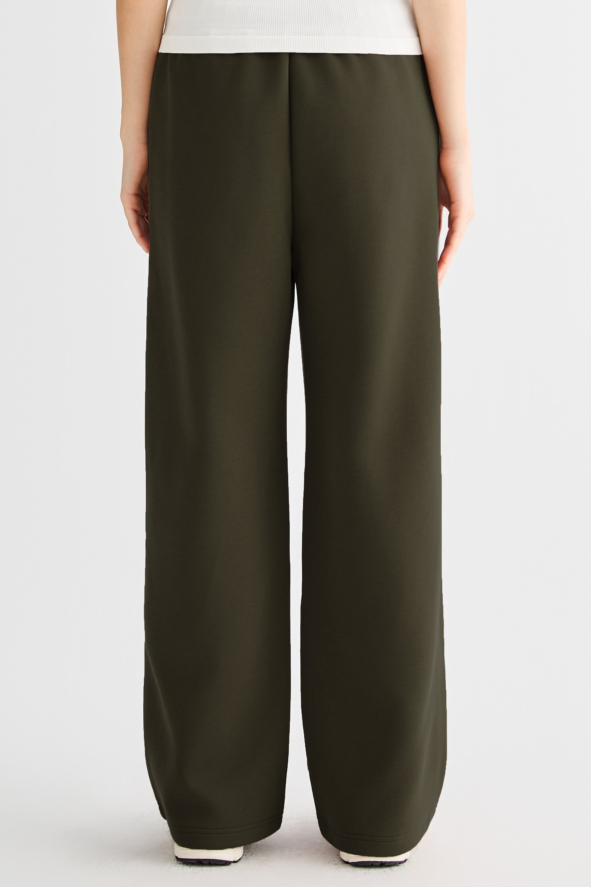 OROLAY Air Layer Wide-Leg Sweatpants #color_olive