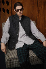 Classic Barn Lightweight Vest #color_black