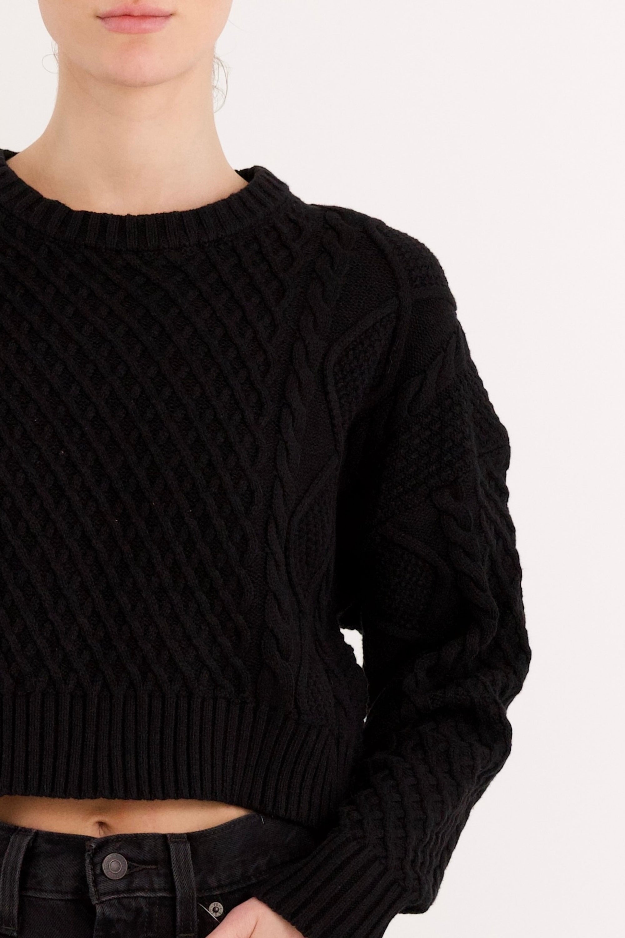 Cropped Knit Sweater #Color_black