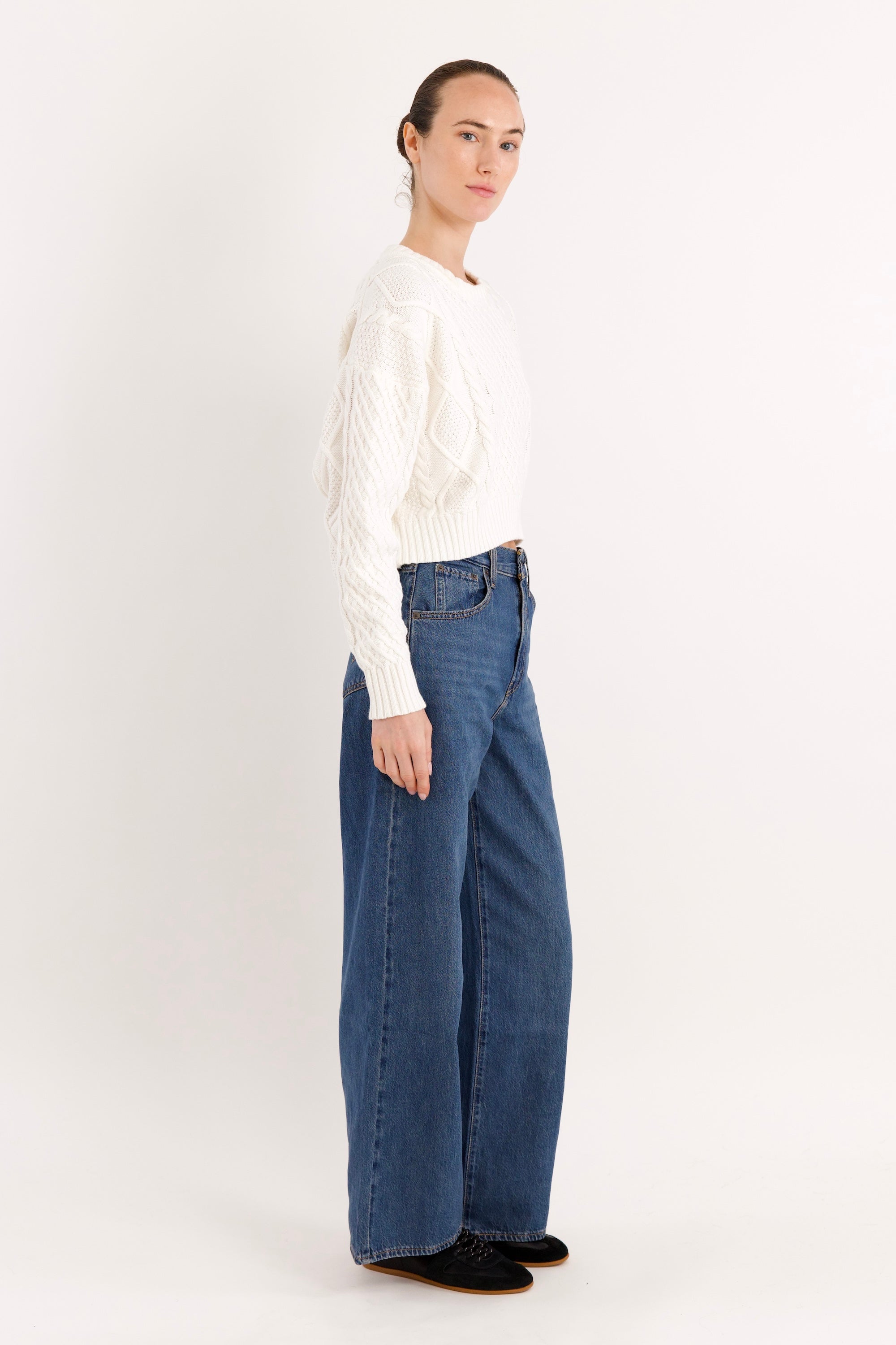 Cropped Knit Sweater #Color_white