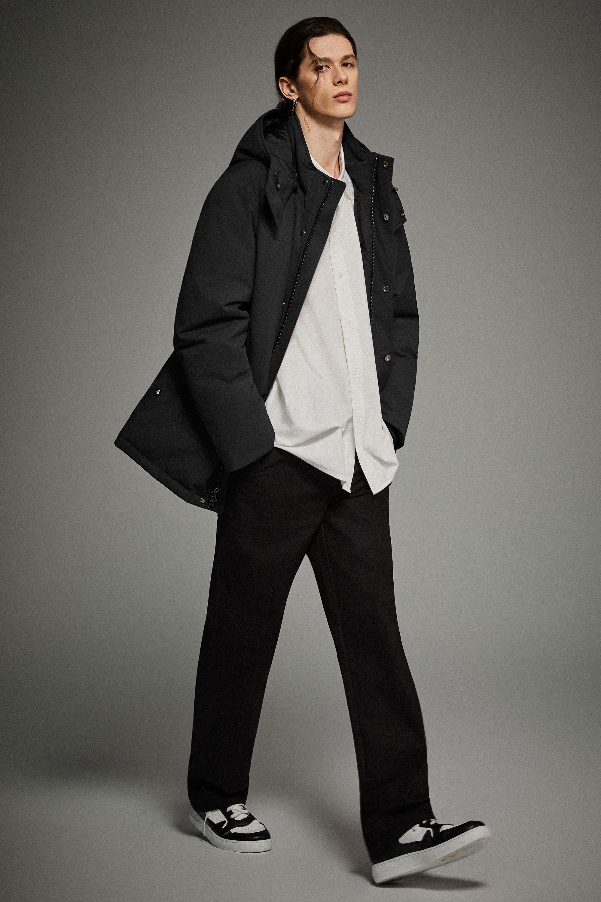 Mid-length Dual-Pocket Hooded Down Parka Jacket Orolay #color_black