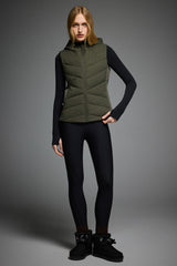 Orolay Quilted Vest with SLim-Fit Waist Design #color_Olive