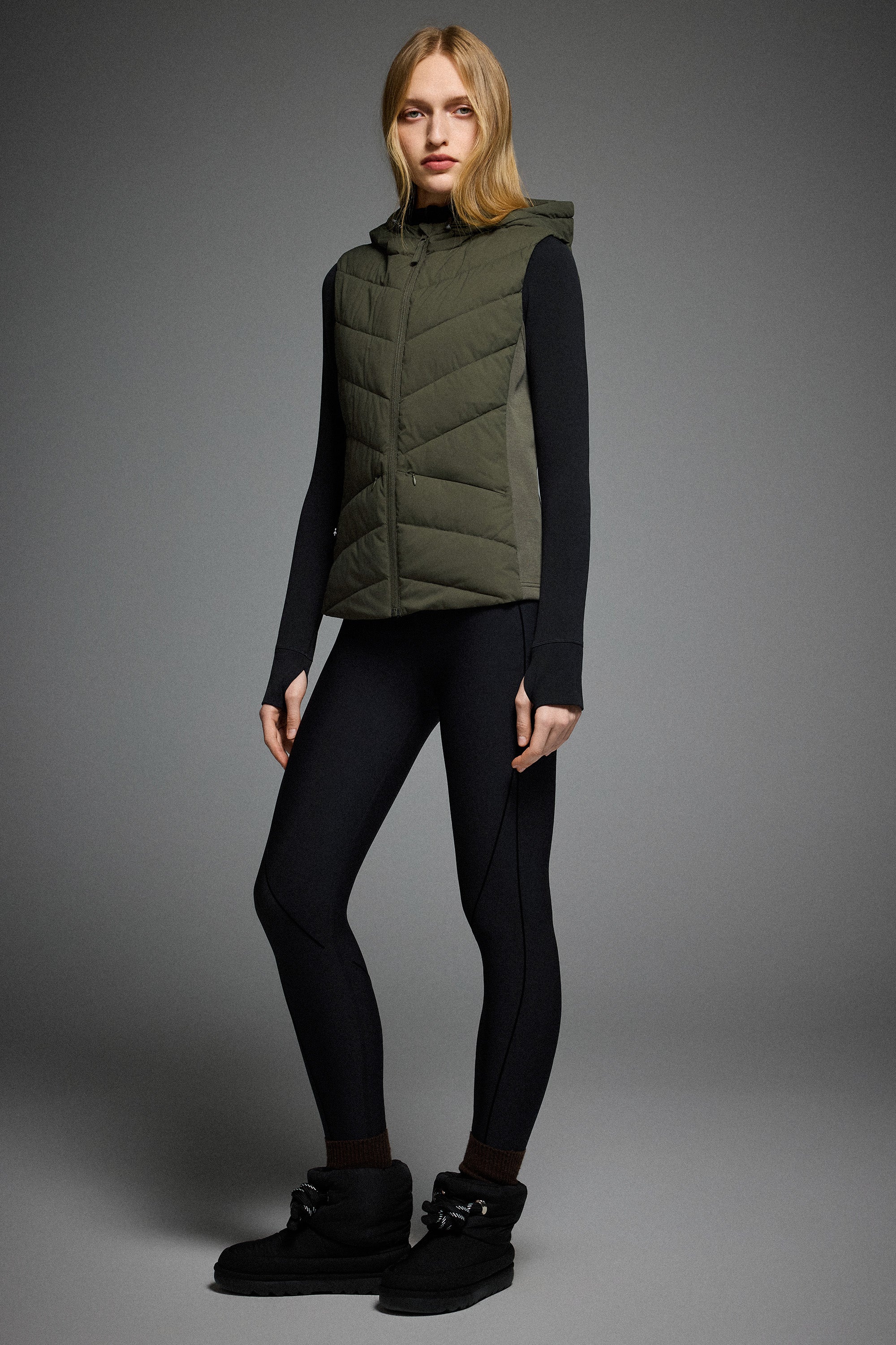 Orolay Quilted Vest with SLim-Fit Waist Design #color_Olive