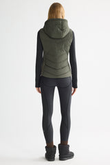 Orolay Quilted Vest with SLim-Fit Waist Design #color_Olive