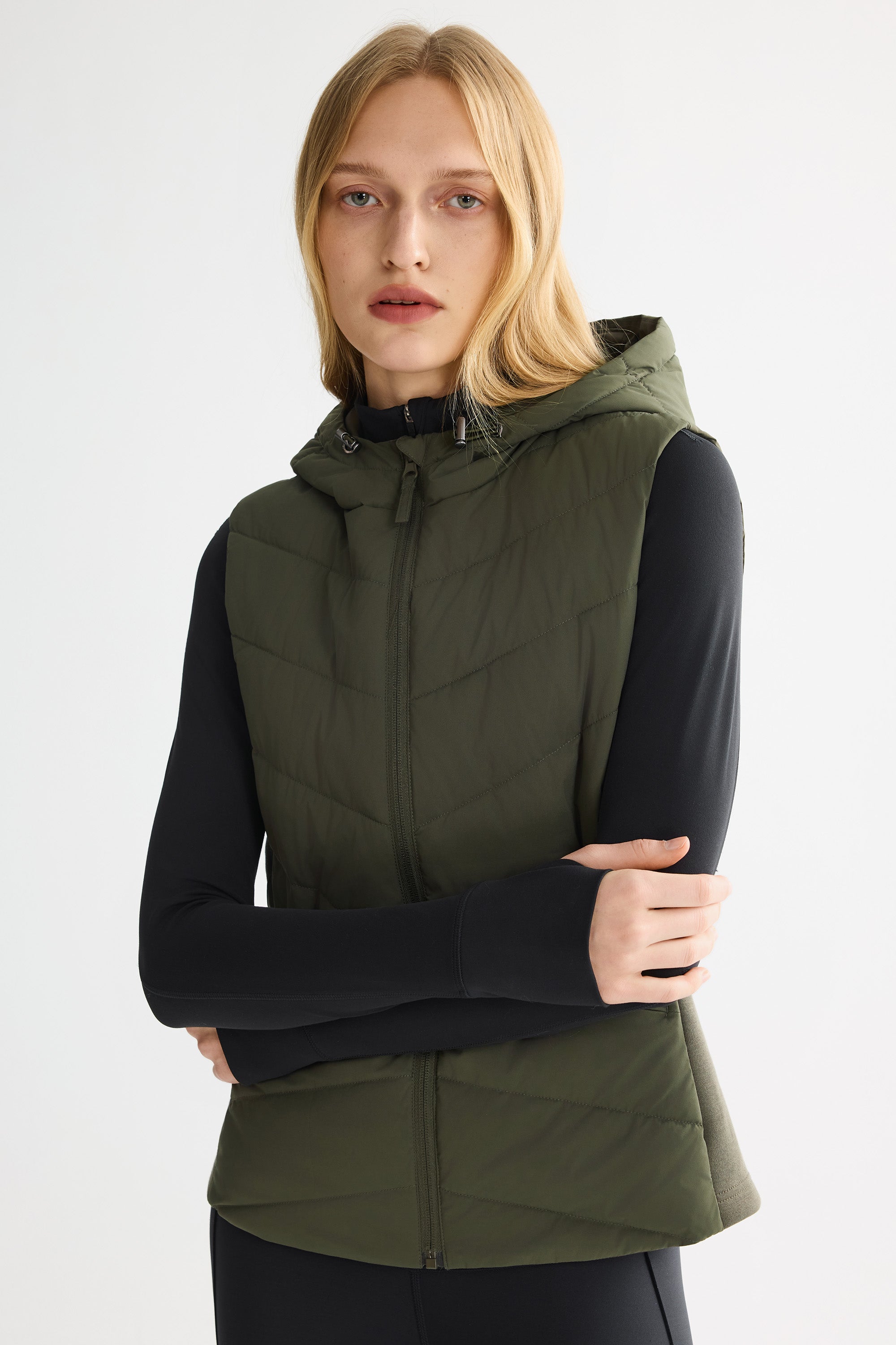 Orolay Quilted Vest with SLim-Fit Waist Design #color_Olive