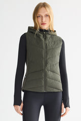 Orolay Quilted Vest with SLim-Fit Waist Design #color_Olive
