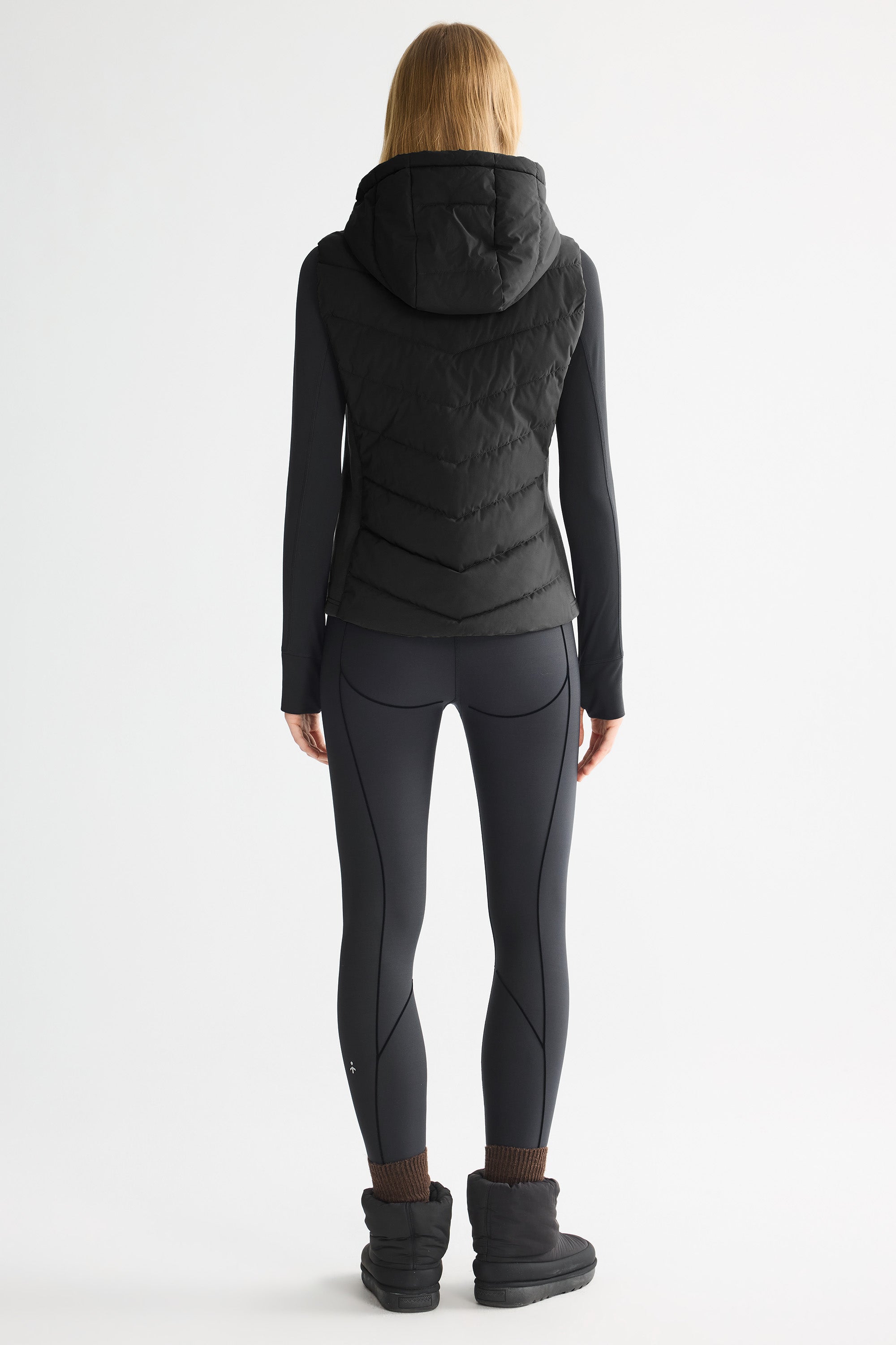 Orolay Quilted Vest with SLim-Fit Waist Design #color_black