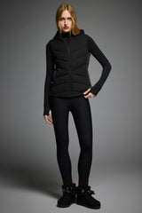 Orolay Quilted Vest with SLim-Fit Waist Design #color_black