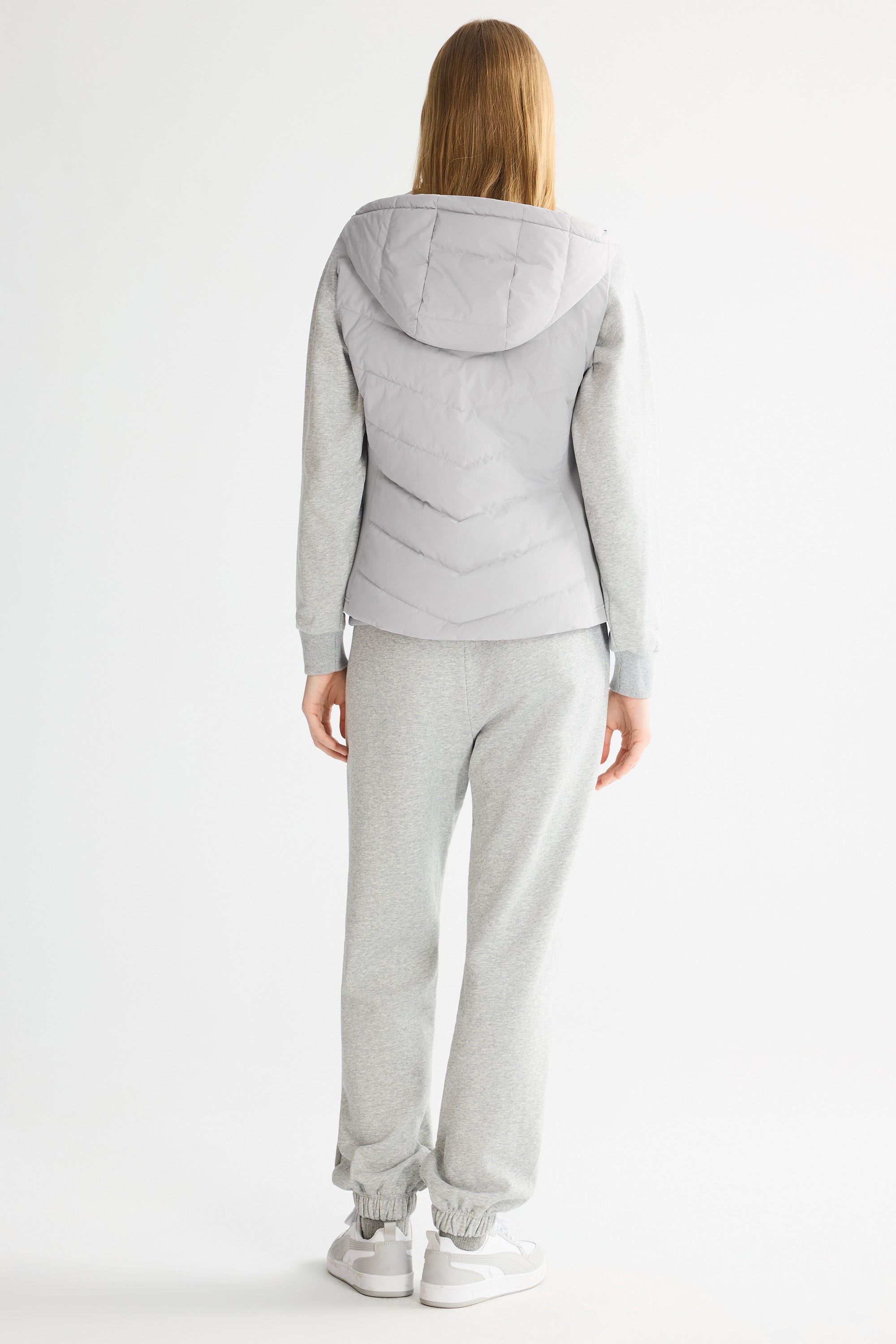 Orolay Quilted Vest with SLim-Fit Waist Design #color_gray