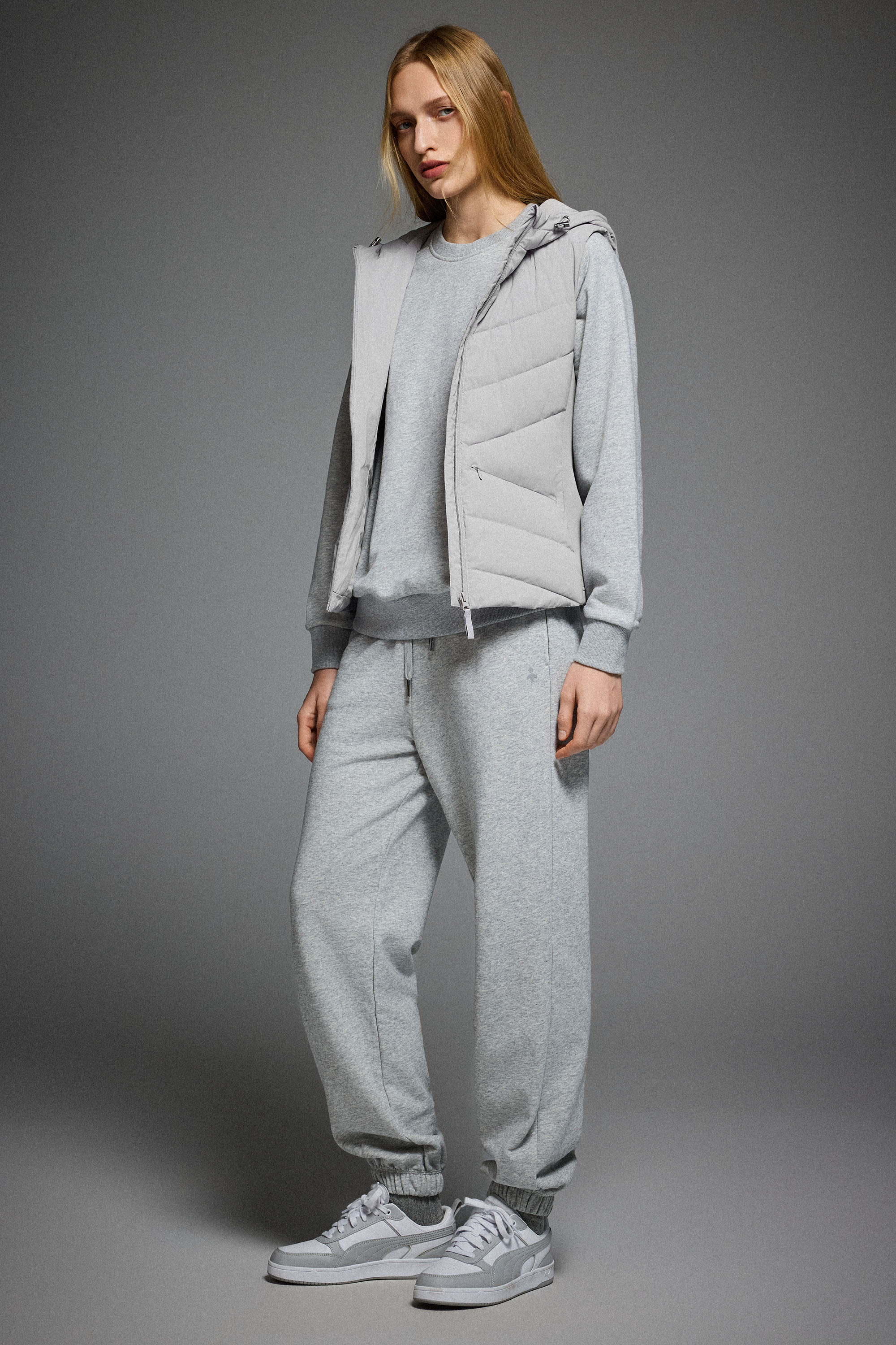 Orolay Quilted Vest with SLim-Fit Waist Design #color_gray