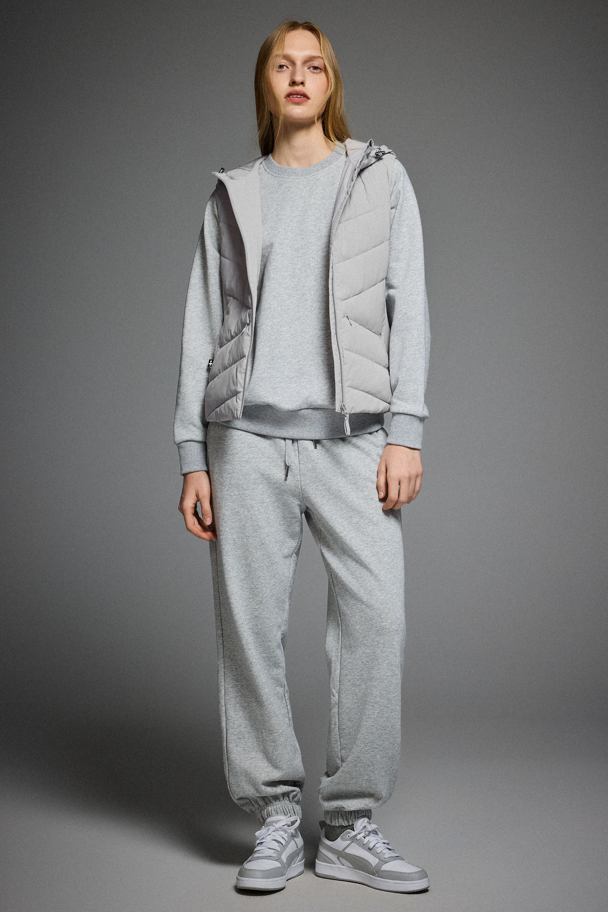 Orolay Quilted Vest with SLim-Fit Waist Design #color_gray