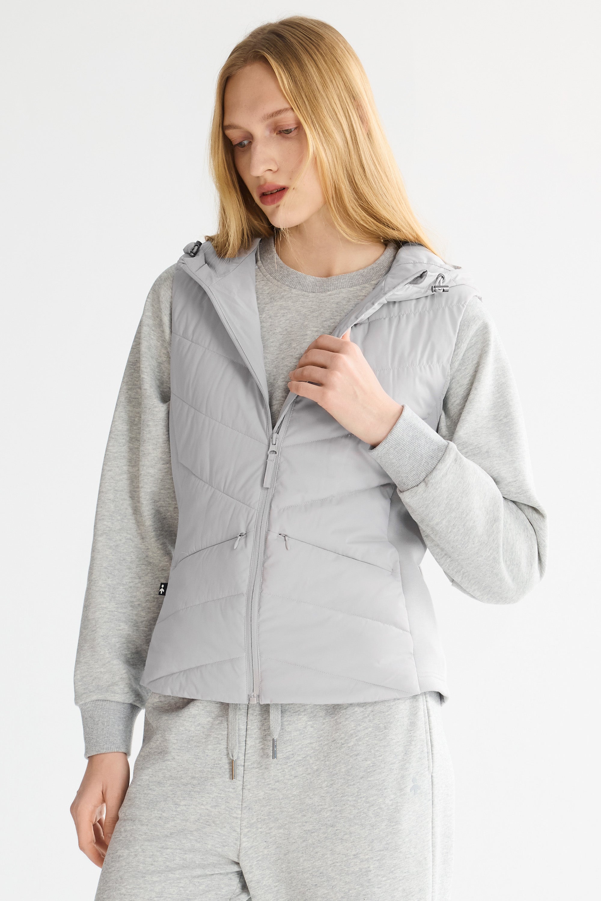 Orolay Quilted Vest with SLim-Fit Waist Design #color_gray