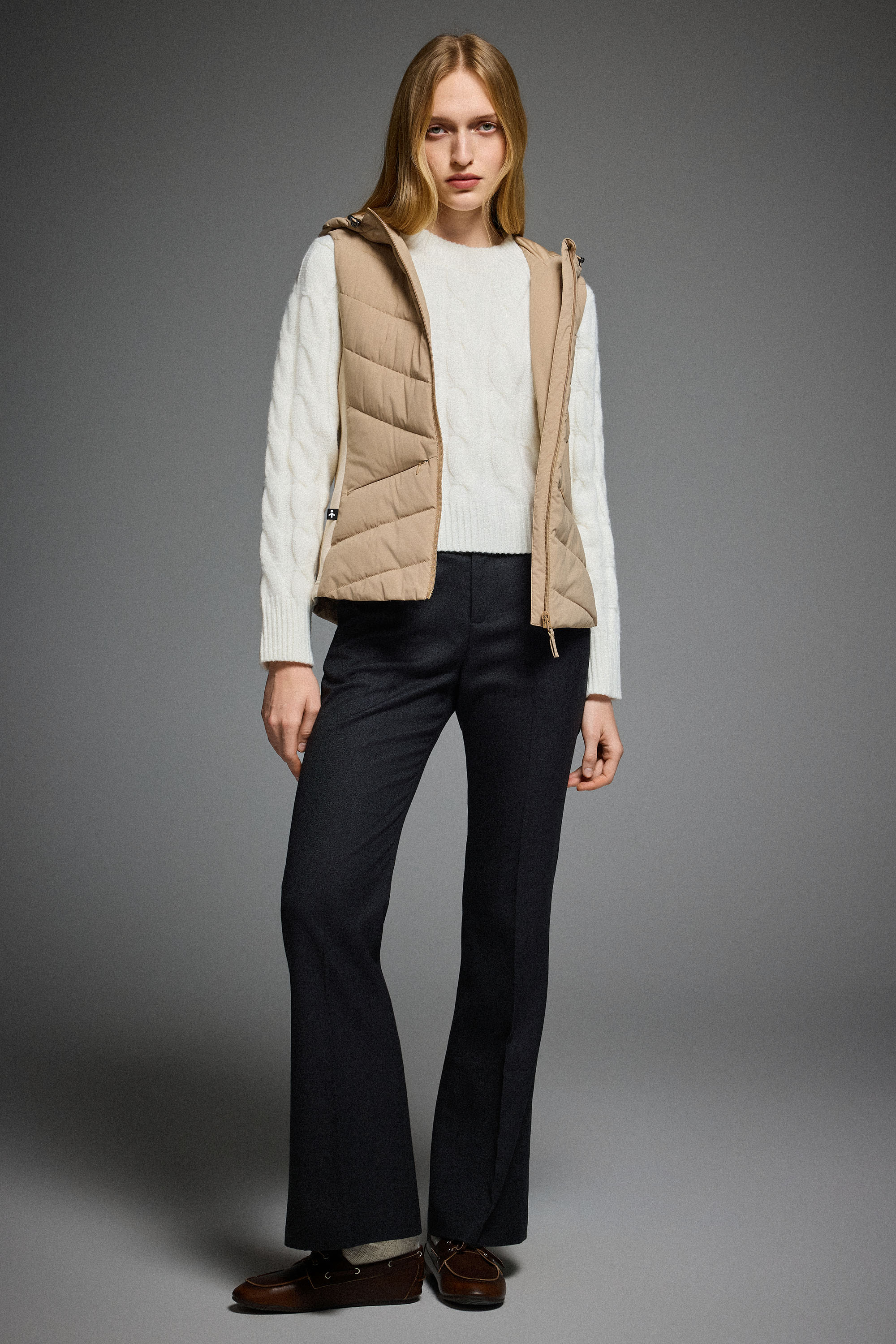 Orolay Quilted Vest with SLim-Fit Waist Design #color_khaki