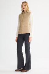 Orolay Quilted Vest with SLim-Fit Waist Design #color_khaki