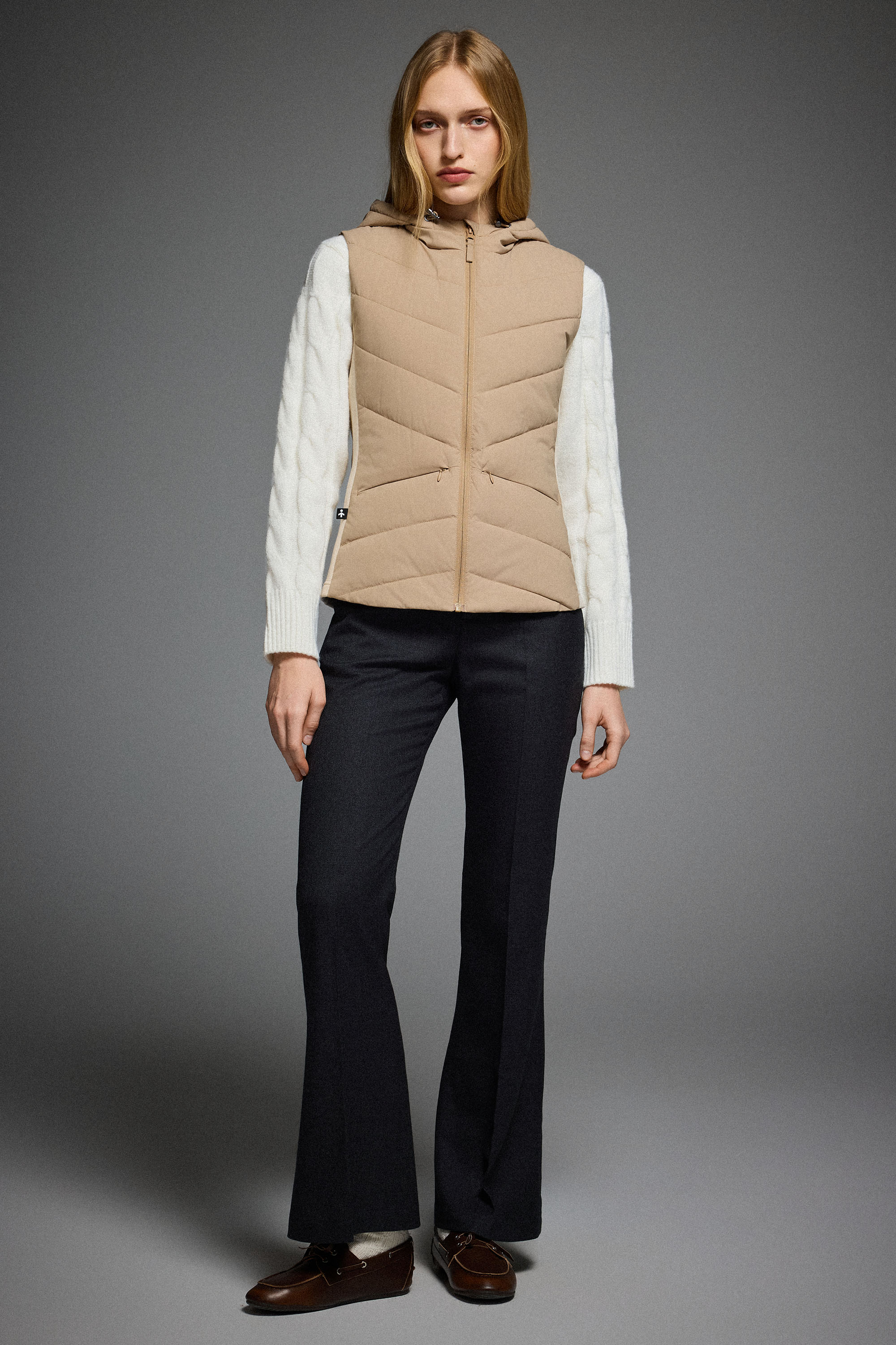Orolay Quilted Vest with SLim-Fit Waist Design #color_khaki