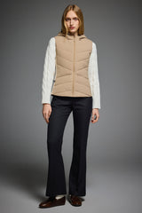 Orolay Quilted Vest with SLim-Fit Waist Design #color_khaki