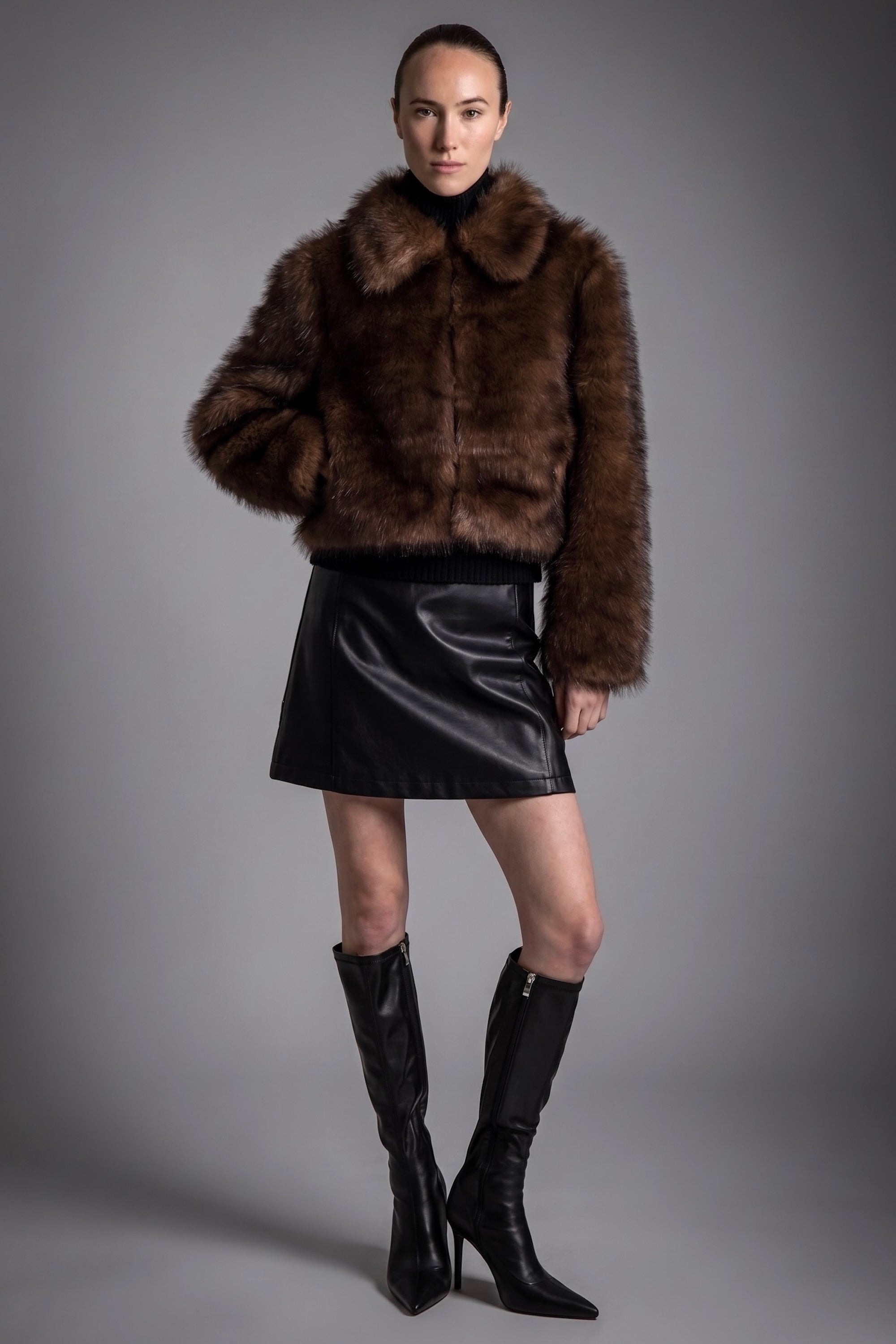 Orolay Cropped Faux Fur Coat #color_coffee