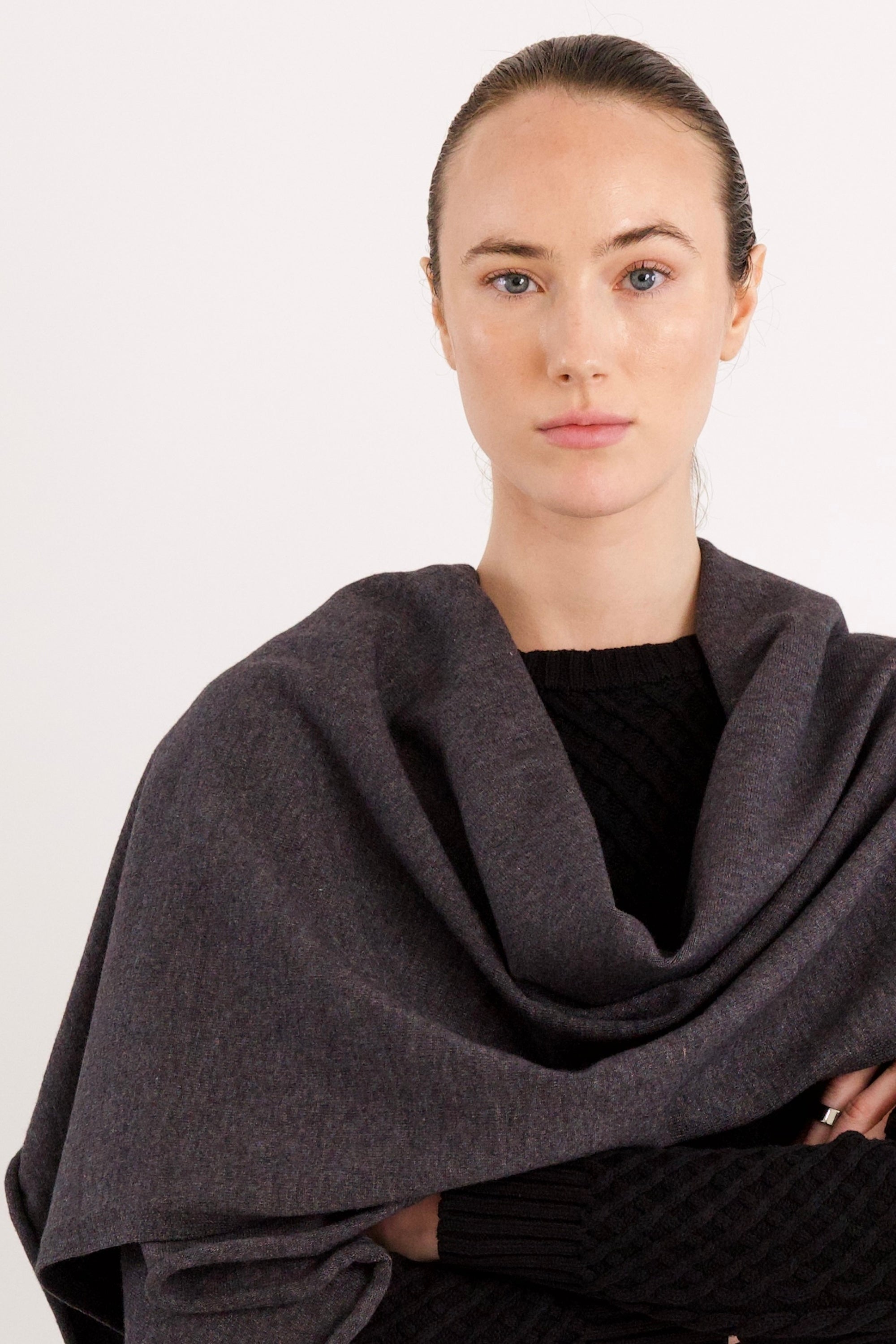 Orolay Wool Blend Knitted Scarf #color_darkgray
