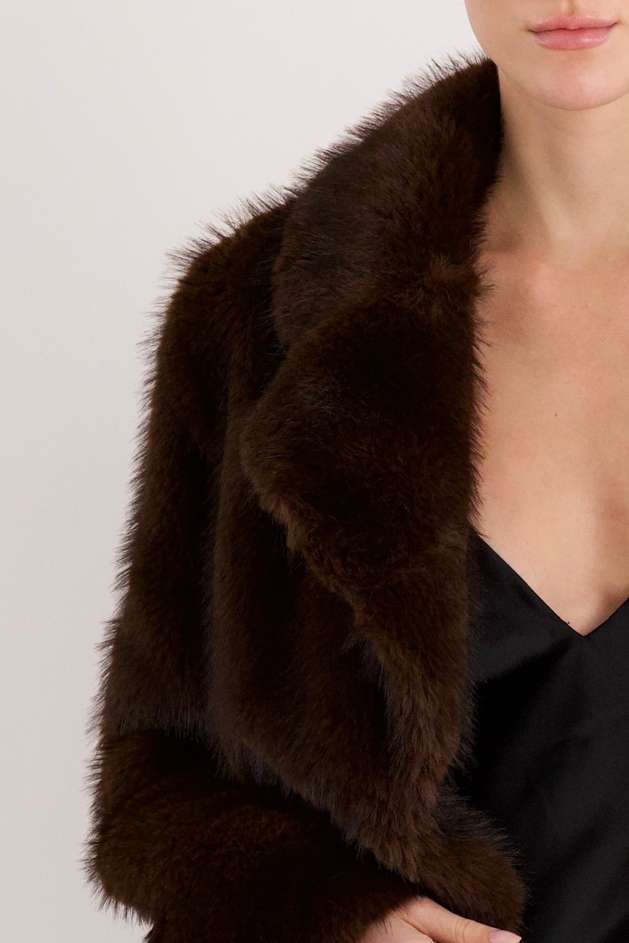 Mid-Length Faux Fur Coat orolay #color_coffee