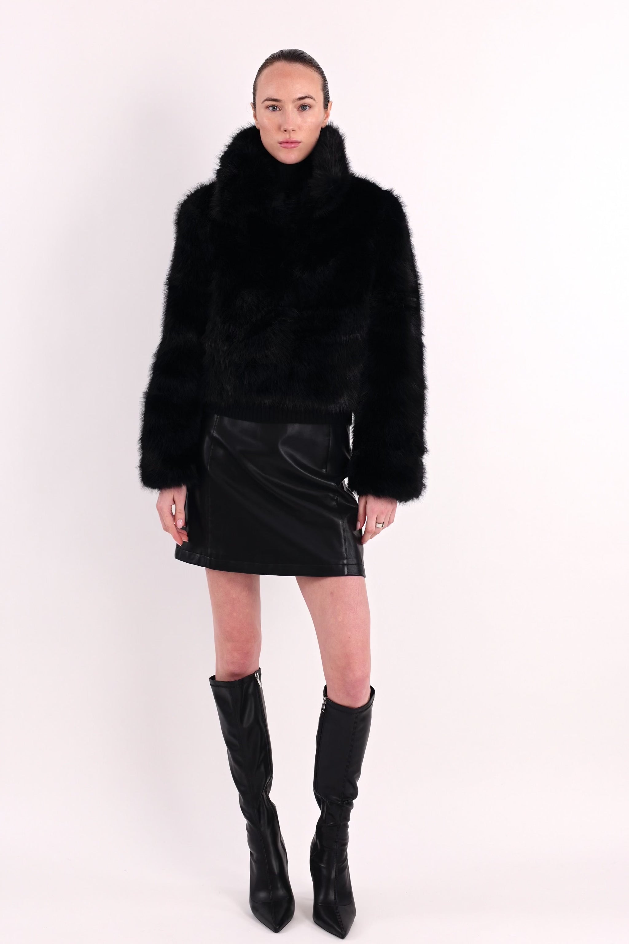 Orolay Cropped Faux Fur Coat #color_black