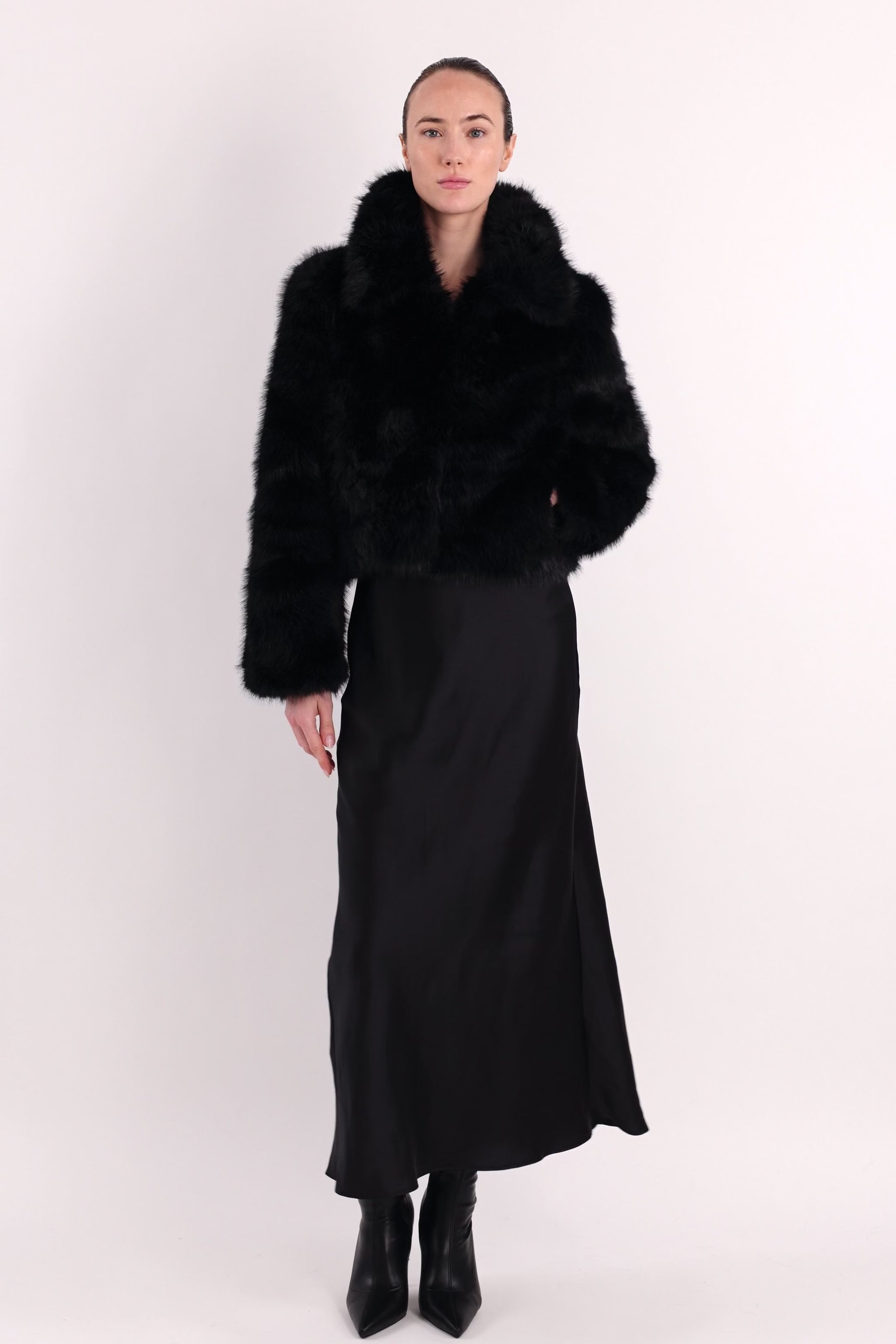 Orolay Cropped Faux Fur Coat #color_black