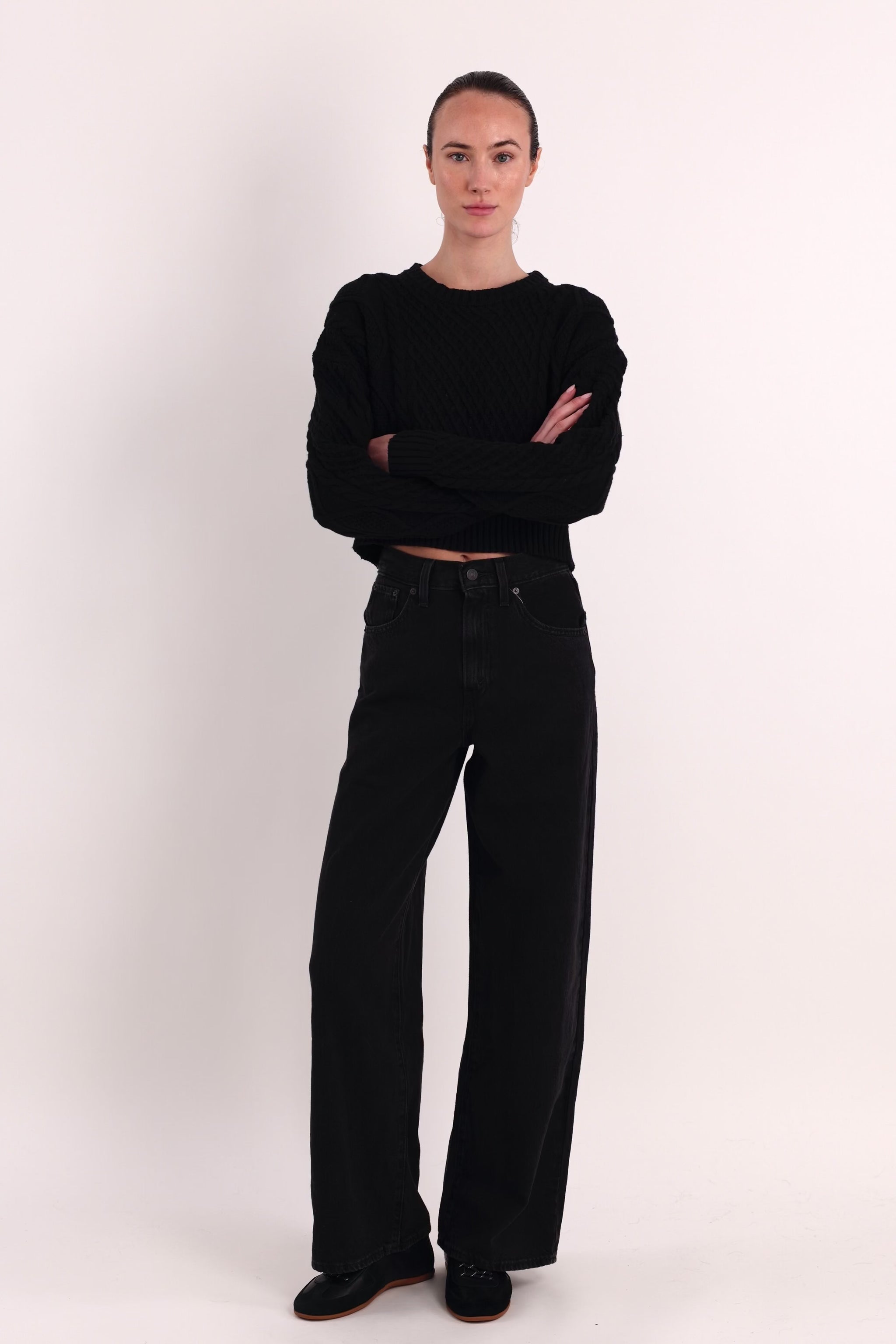 Cropped Knit Sweater #Color_black