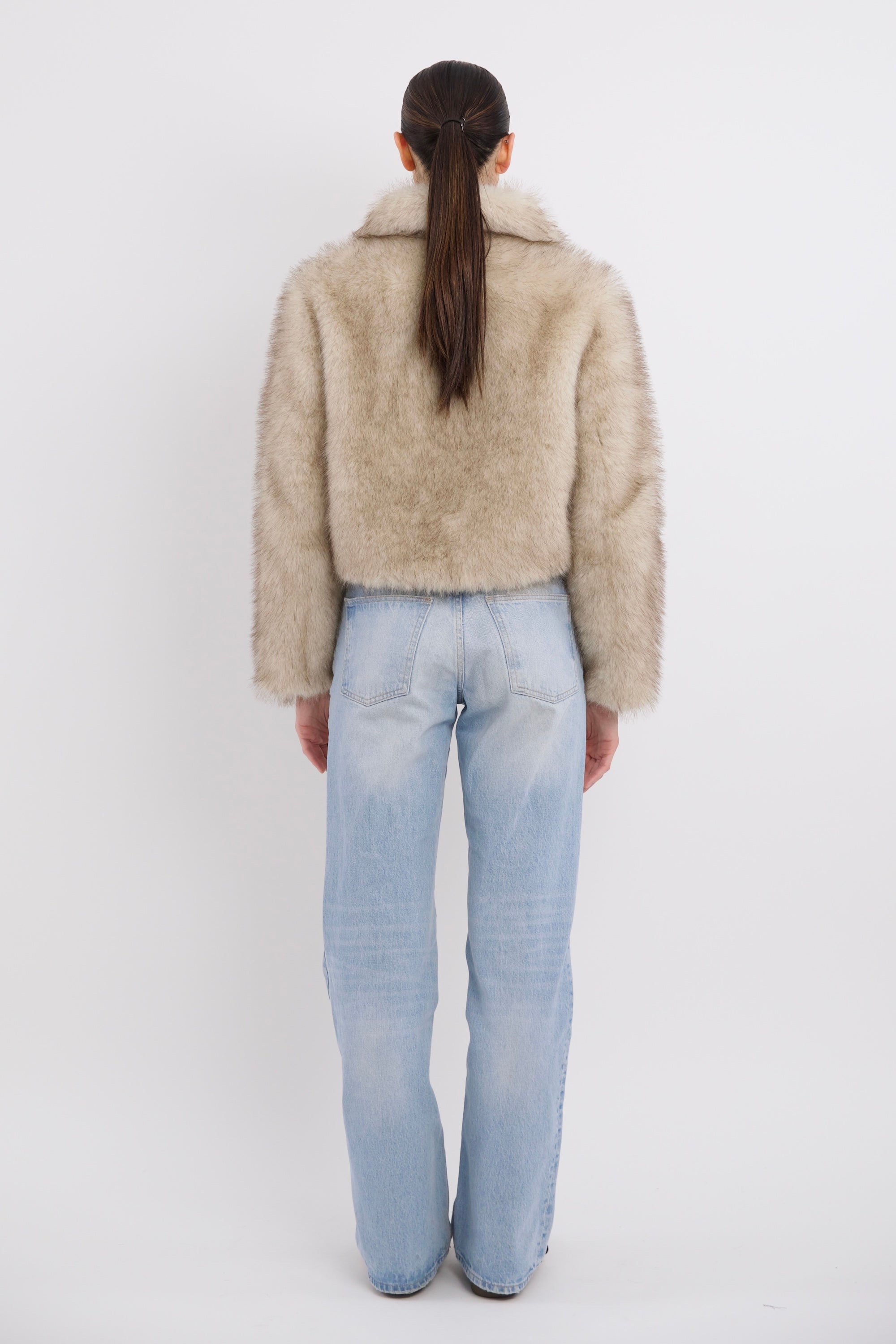 Orolay Cropped Faux Fur Coat #color_beige