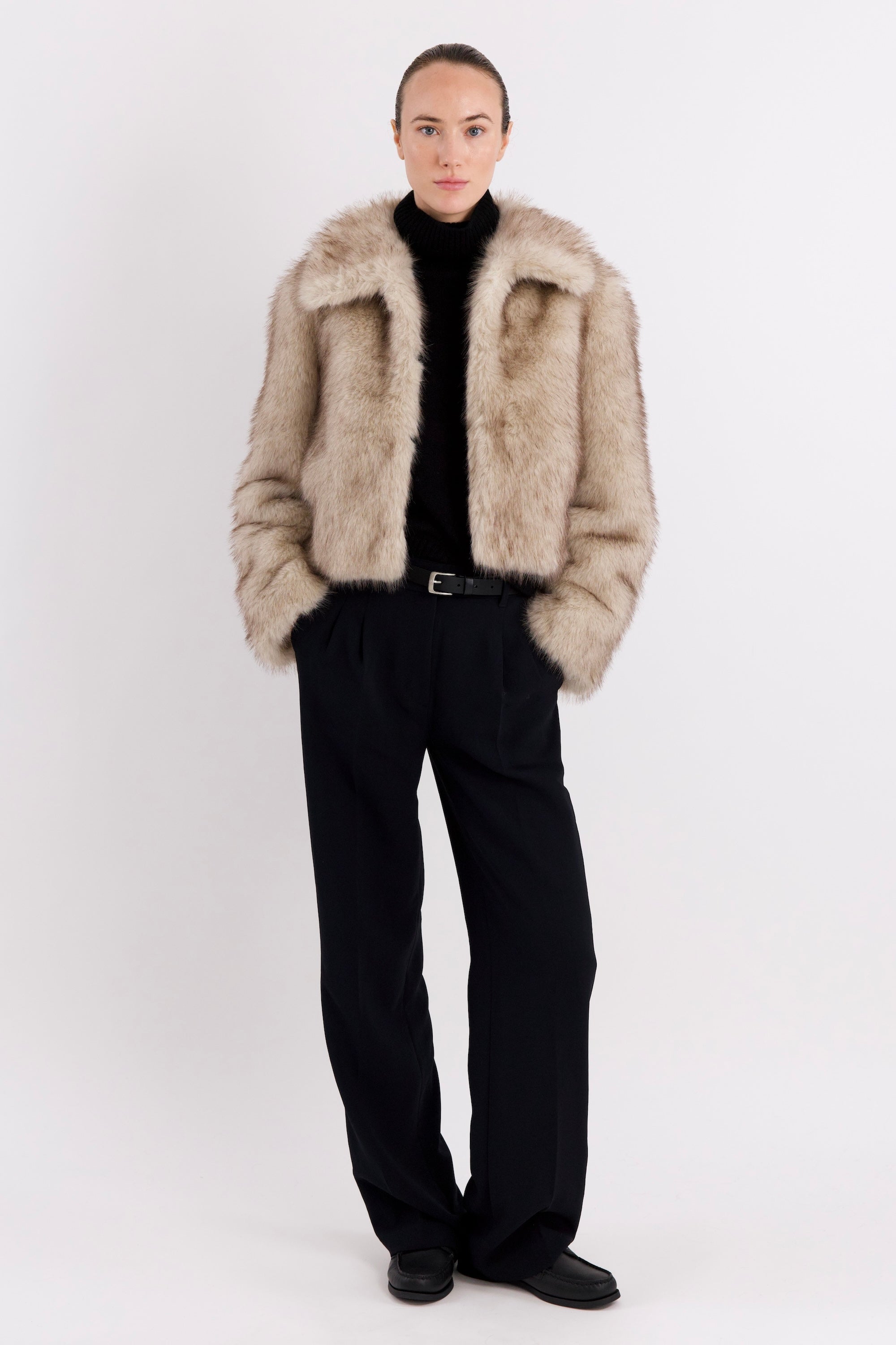 Orolay Cropped Faux Fur Coat #color_beige
