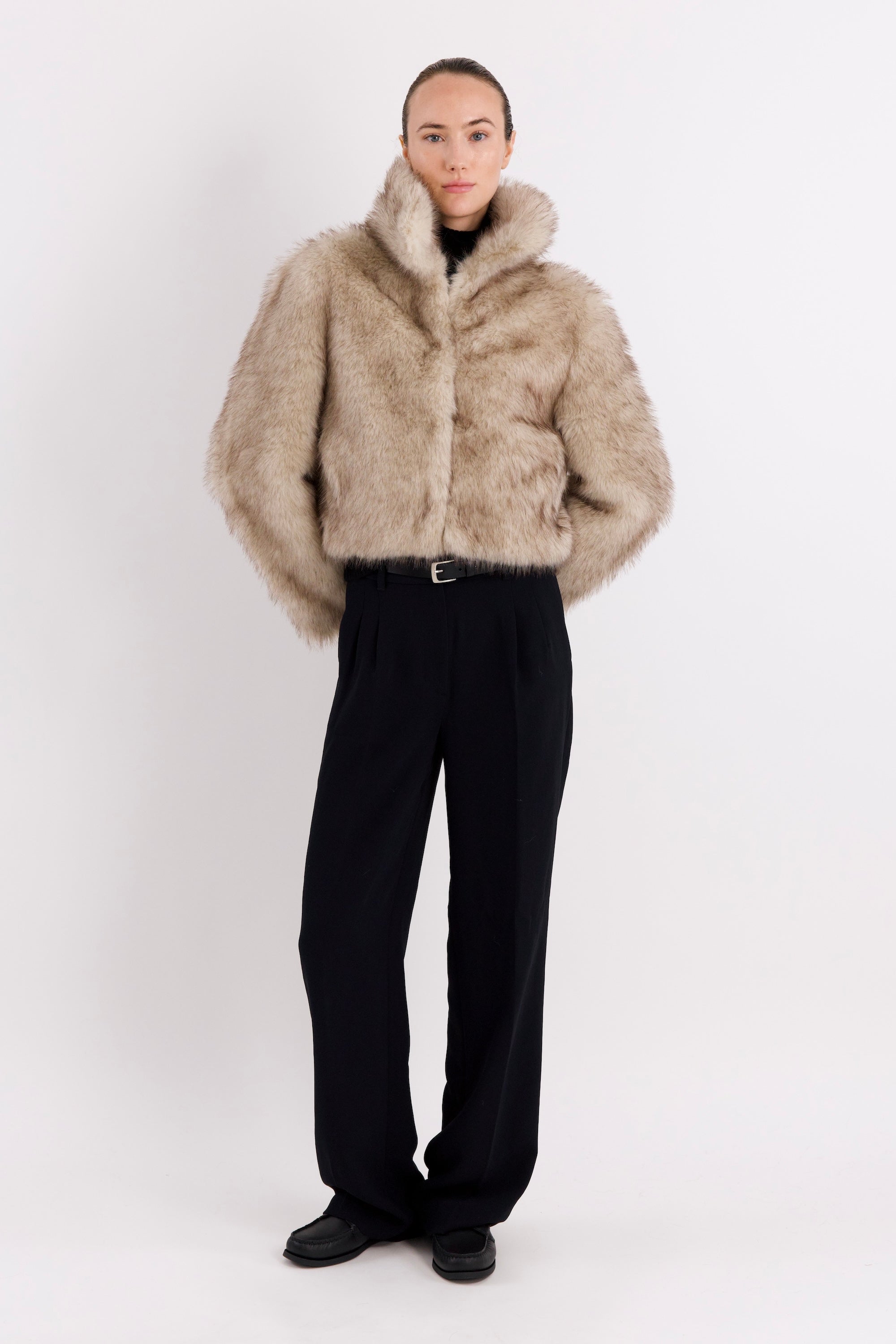 Orolay Cropped Faux Fur Coat #color_beige