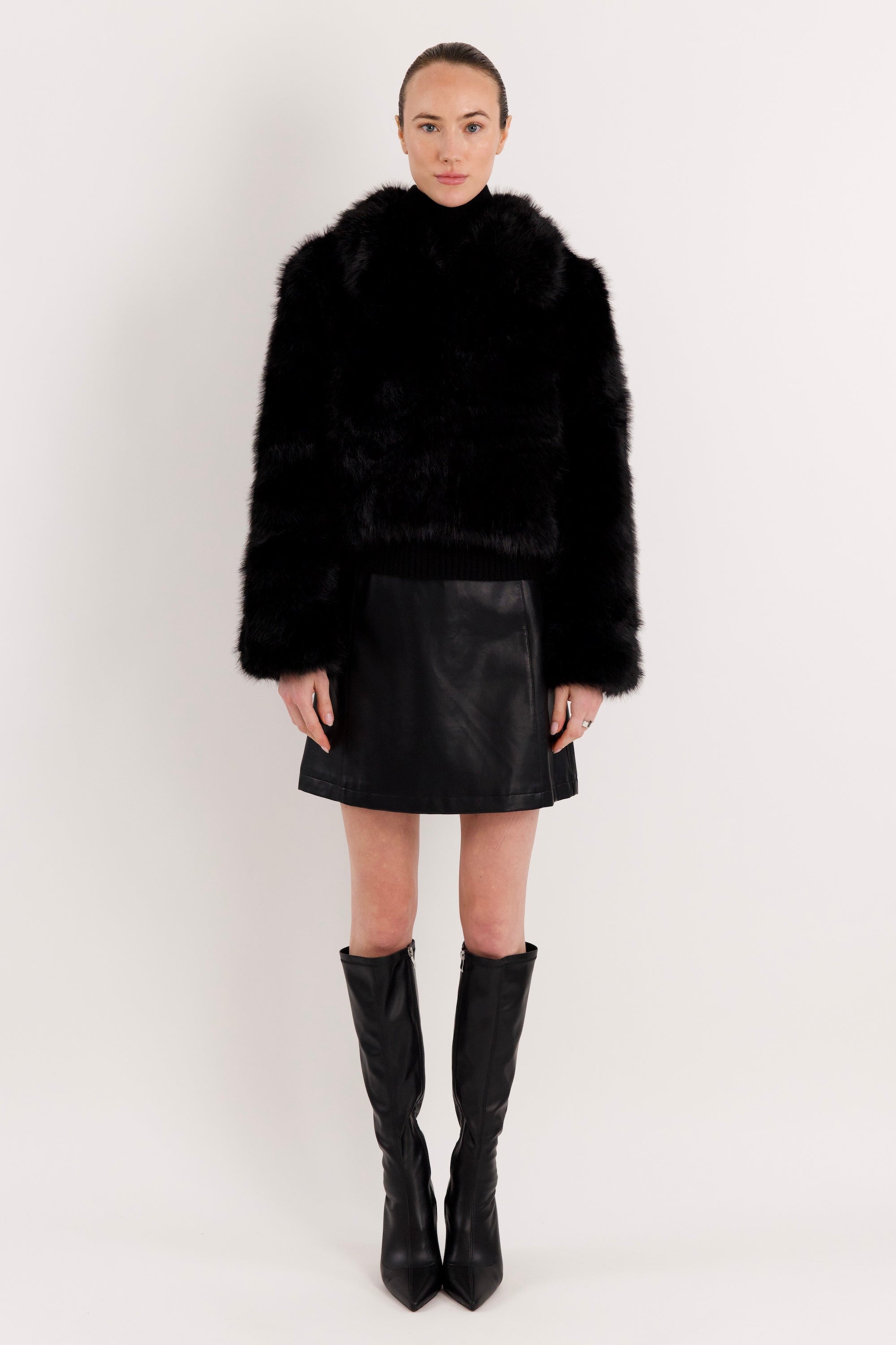 Orolay Cropped Faux Fur Coat #color_black